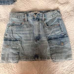 ARITZIA CARGO MINI SKIRT SIZE 26